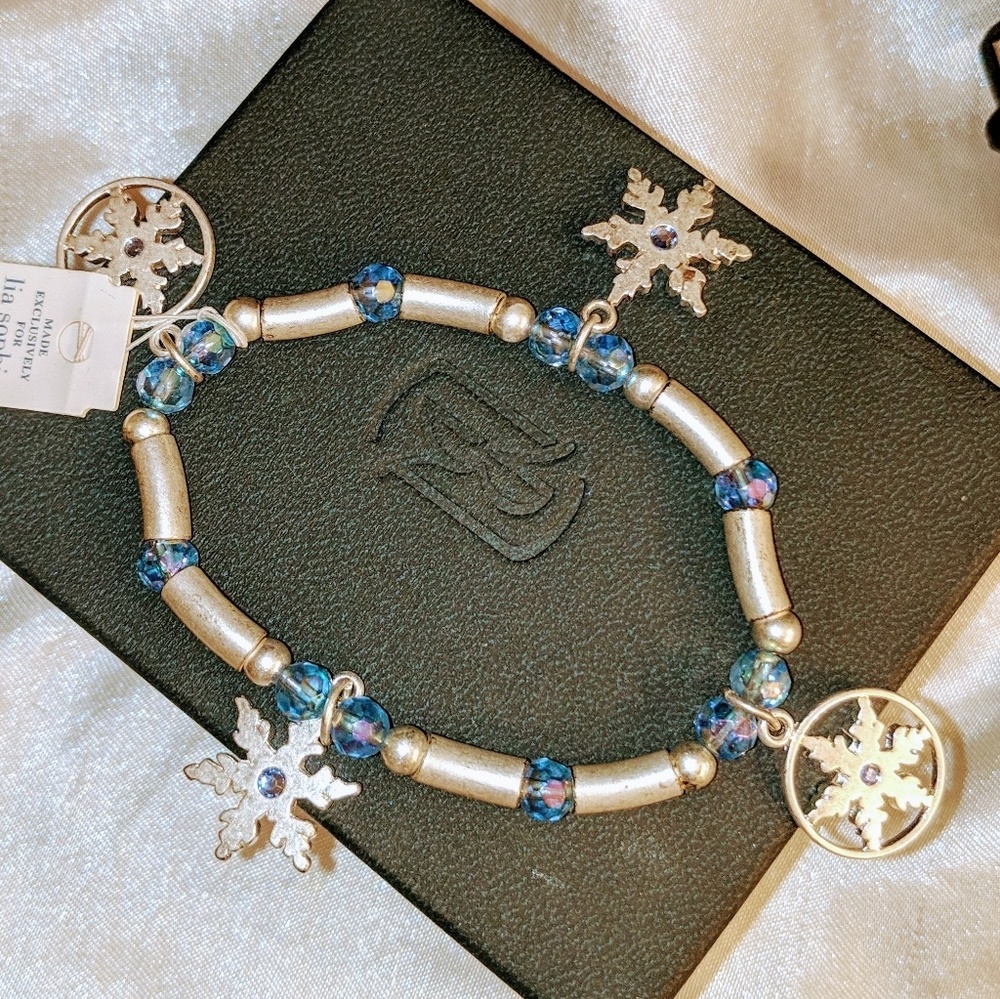 🎁🆕 ❄️Lia Sophia Snowflake Charm Bracelet NIB